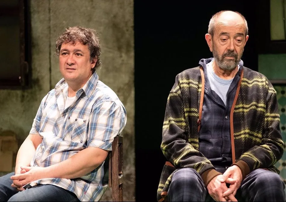 Representación De La Obra Teatral Los Asquerosos Con Los Actores Miguel Rellán Y Secun De La Rosa. - AYUNT. DE SALAMANCA. - Archivo