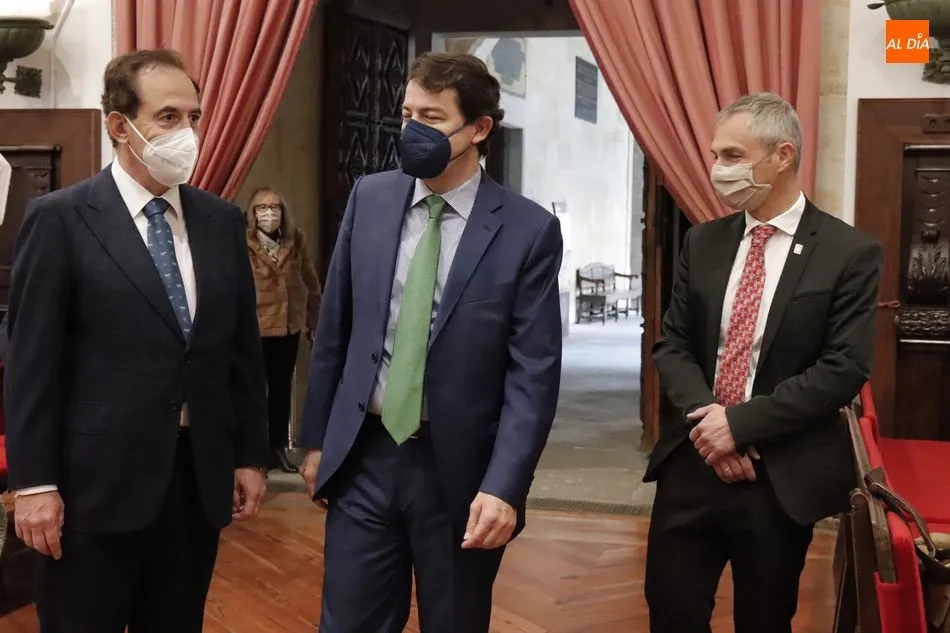 Foto 8 - La USAL nombra socias de honor a Ana Pastor Juli&aacute;n y a Susana Marcos Celestino