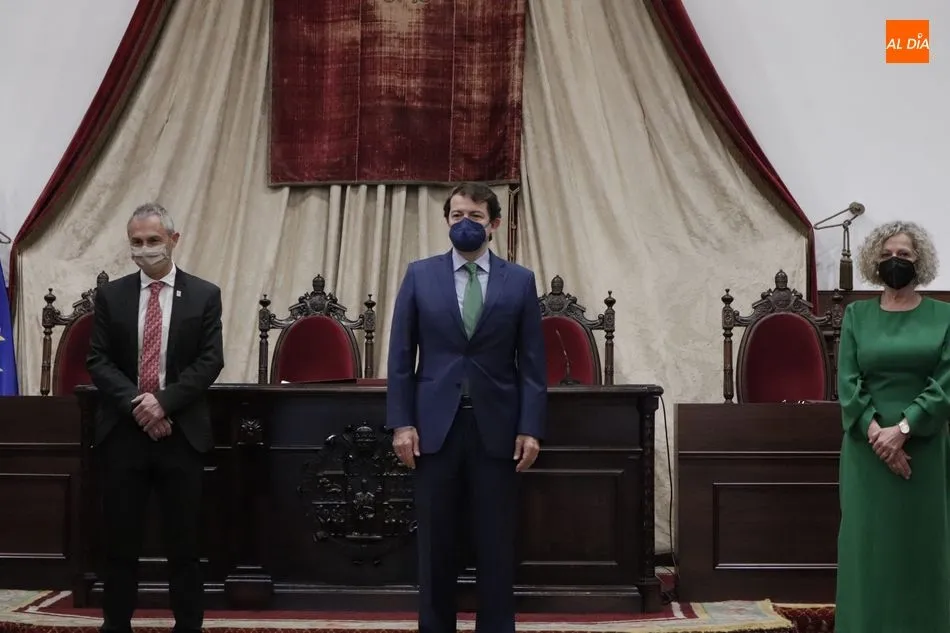 Foto 6 - La USAL nombra socias de honor a Ana Pastor Juli&aacute;n y a Susana Marcos Celestino