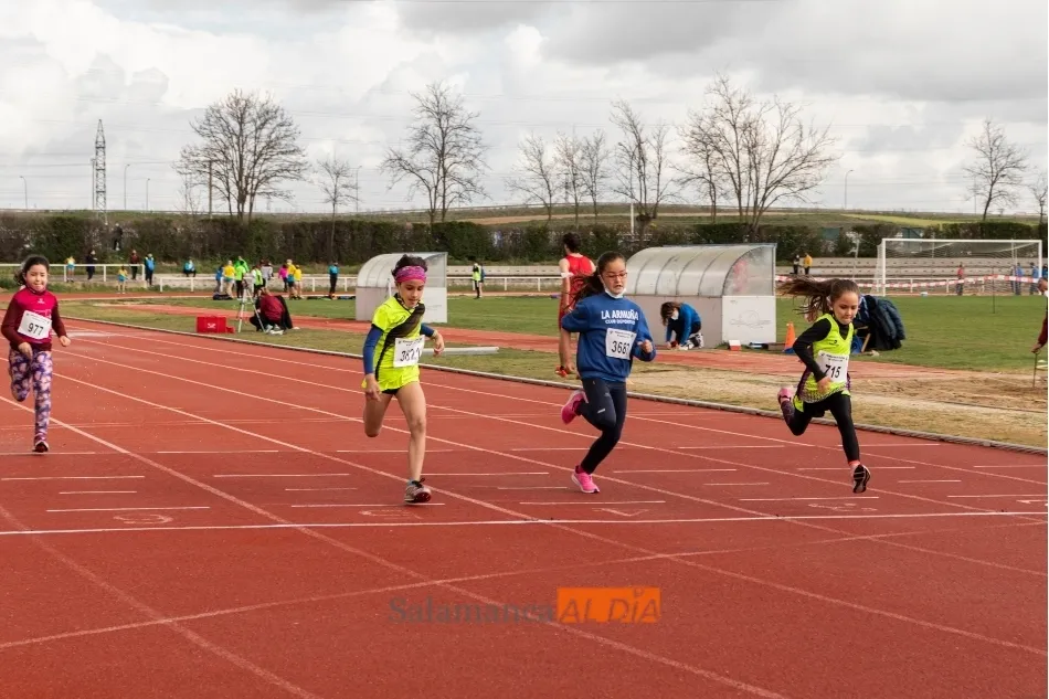 Foto 8 - Las Pistas disfrutan del talento que hay en el atletismo con un gran control