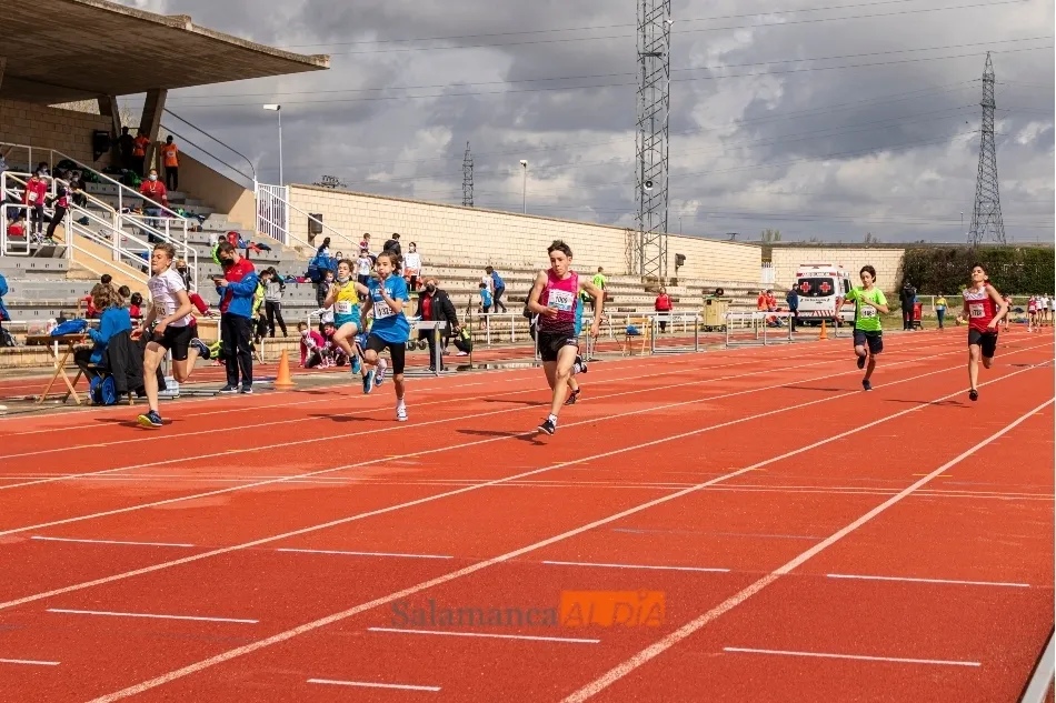 Foto 6 - Las Pistas disfrutan del talento que hay en el atletismo con un gran control