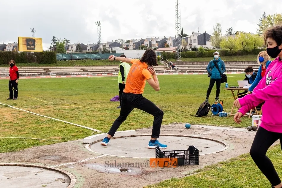 Foto 3 - Las Pistas disfrutan del talento que hay en el atletismo con un gran control