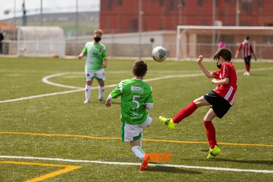 Foto 6 - El f&uacute;tbol base vuelve despu&eacute;s de m&aacute;s de un a&ntilde;o ausente: sin p&uacute;blico, con mascarillas y con...