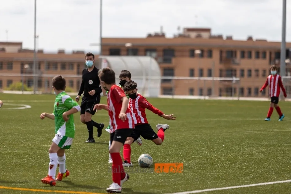 Foto 3 - El f&uacute;tbol base vuelve despu&eacute;s de m&aacute;s de un a&ntilde;o ausente: sin p&uacute;blico, con mascarillas y con...
