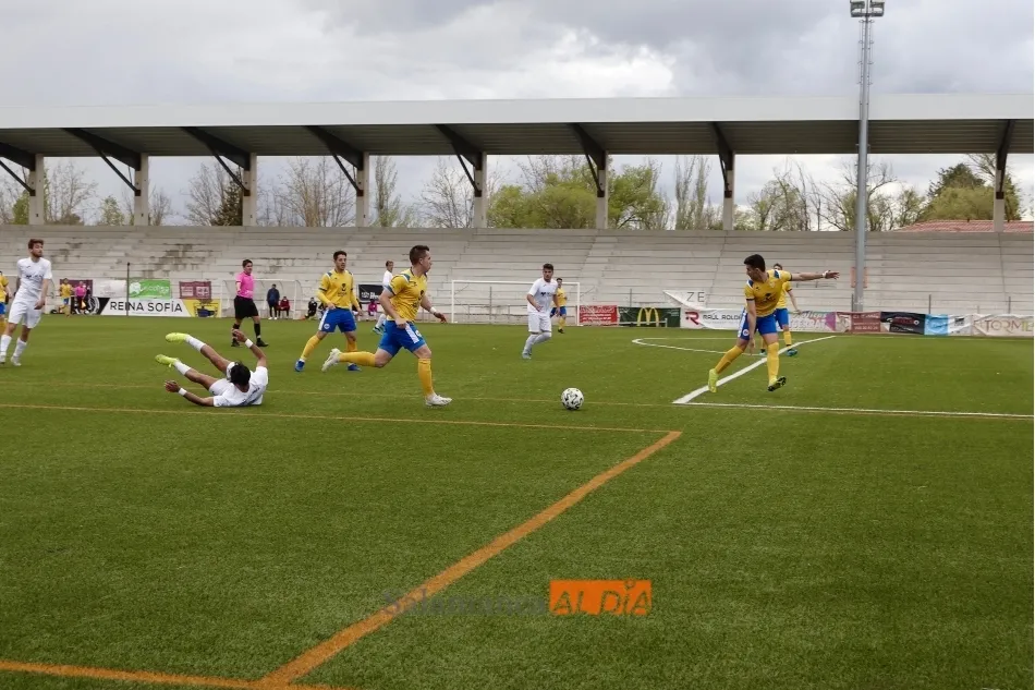 Foto 11 - Tablas en el derbi entre el RS Monterrey y el Ribert (1-1)