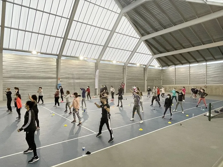 Foto 2 - Vecinos de todas las edades se apuntan al &lsquo;Carbajosa Move On&rsquo; a ritmo de zumba