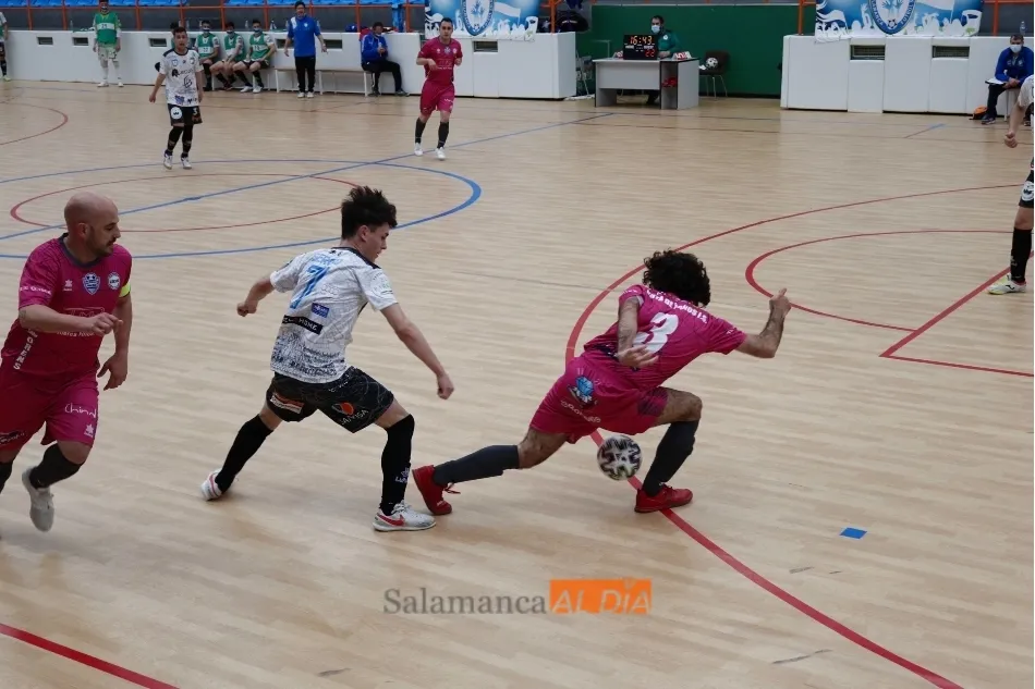 Foto 5 - Sufrida victoria del FS Salamanca Unionistas ante el Venta de Ba&ntilde;os (2-1)  