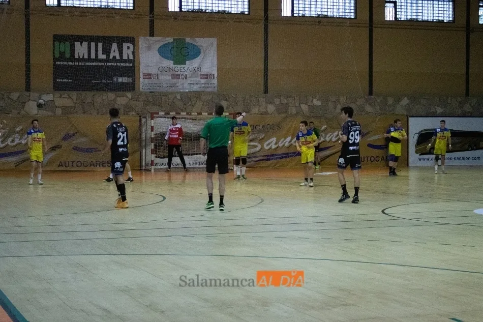 Foto 7 - El BM Salamanca se hace fuerte con su gente en el R&iacute;o Tormes para tumbar a Lafuente Pereda (35-31)