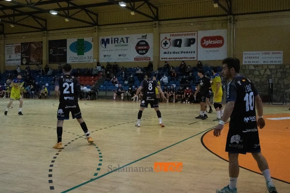 Foto 6 - El BM Salamanca se hace fuerte con su gente en el R&iacute;o Tormes para tumbar a Lafuente Pereda (35-31)