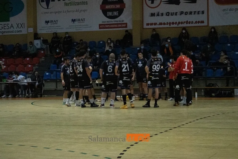 Foto 5 - El BM Salamanca se hace fuerte con su gente en el R&iacute;o Tormes para tumbar a Lafuente Pereda (35-31)