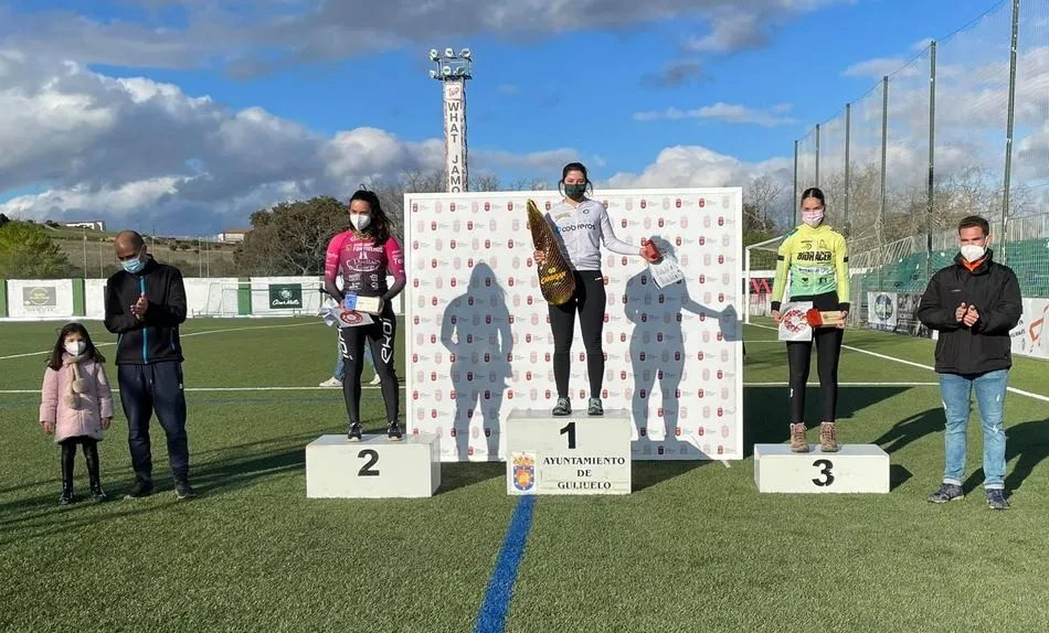 Foto 5 - Los ciclistas disfrutan en Guijuelo del primer Trofeo Escuelas BTT y del I XCO BTT