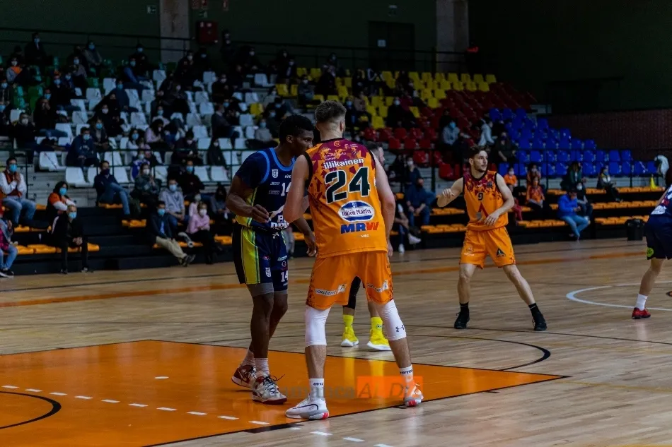 Foto 7 - El Aquimisa Carbajosa cae en un partido de infarto ante el Algeciras (67-70) y tendr&aacute; que esperar...