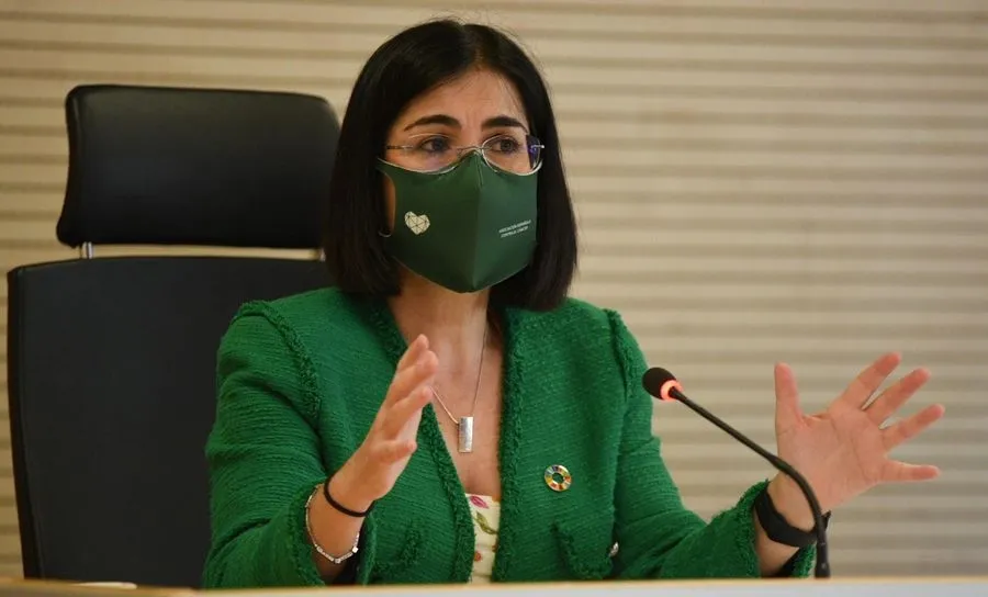 La ministra de Sanidad, Carolina Darias, en su visita al Edificio de Salud Pública en Valencia. Foto de JORGE GIL-EP