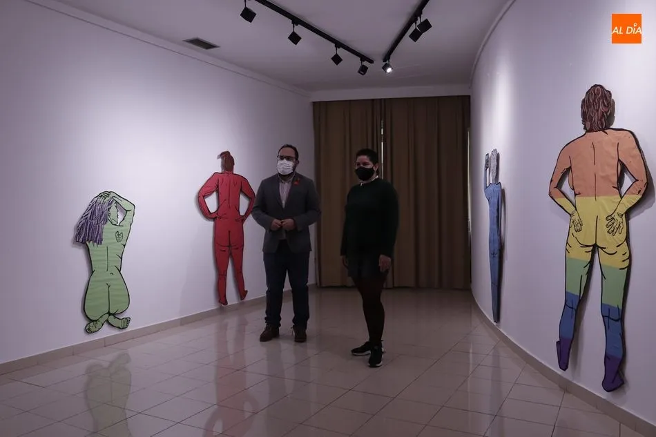 Foto 7 - La artista Yaircel Robledo reflexiona en el Espacio Joven sobre el cuerpo de la mujer y los...