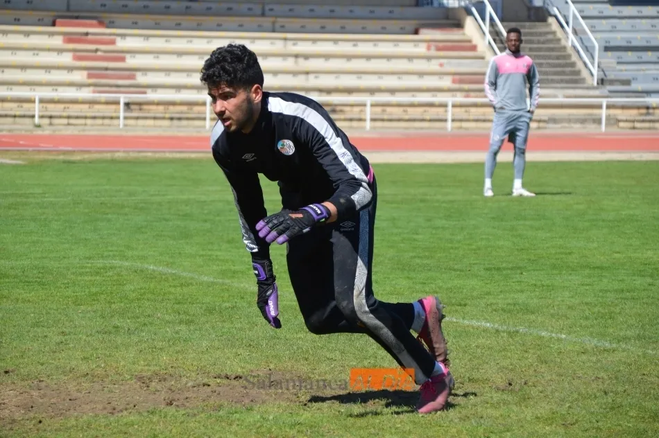 Foto 4 - Suave sesi&oacute;n de recuperaci&oacute;n del Salamanca UDS con un partidillo entre los suplentes