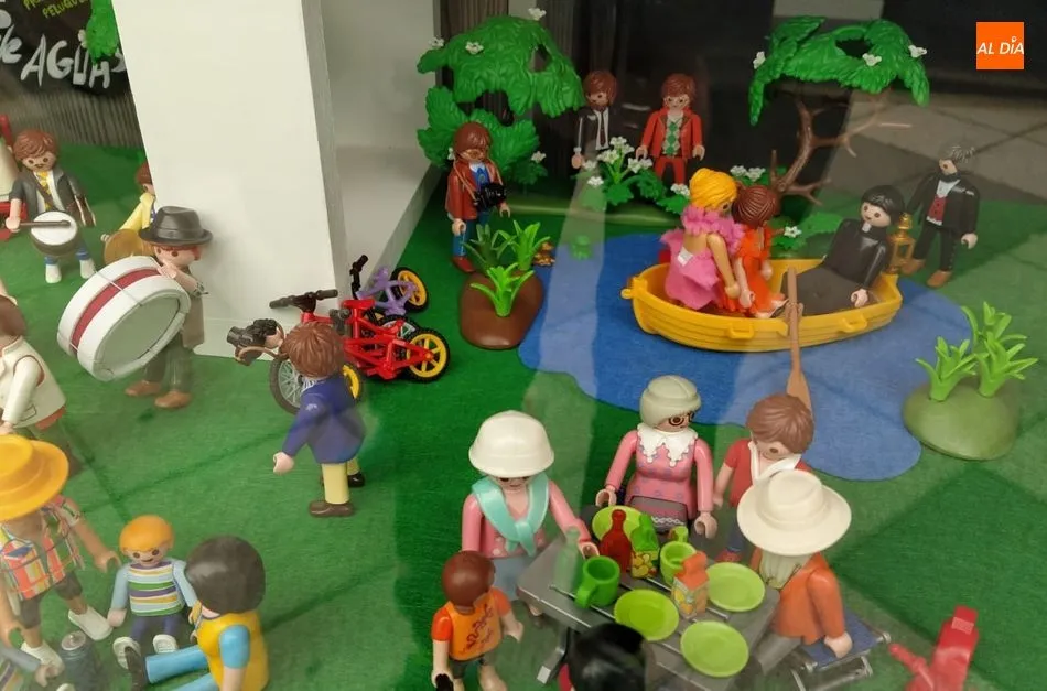 Foto 2 - La tradici&oacute;n del Lunes de Aguas sigue en versi&oacute;n Playmobil
