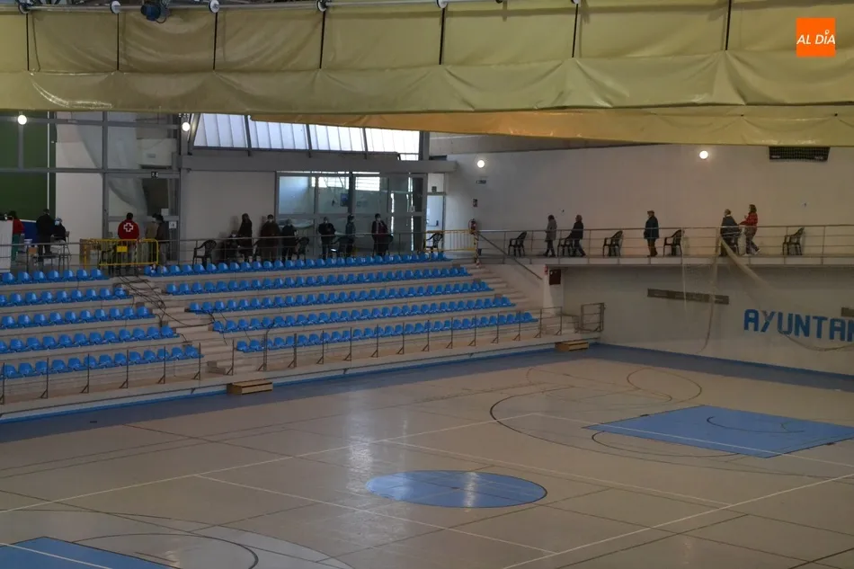 Foto 5 - Puesta la 1&ordf; dosis a 300 mayores de 80 a&ntilde;os antes de la gran jornada de vacunaci&oacute;n de este...