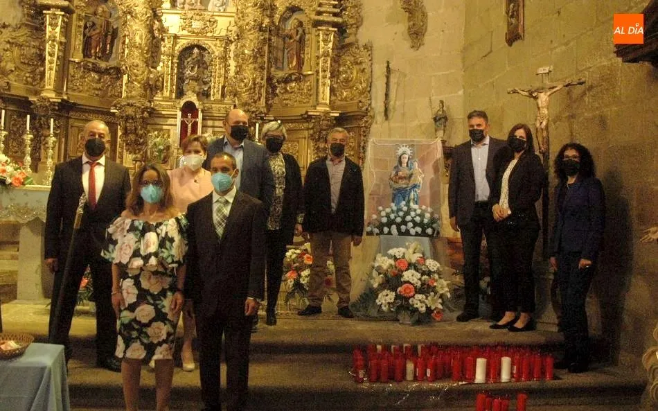 Foto 4 - Los vecinos de Yecla de Yeltes honran a la Virgen del Castillo con una misa como &uacute;nico acto de sus ...