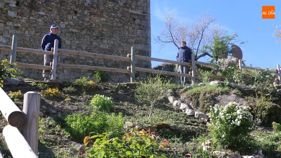  Ahora solo queda esperar a que el Castillo se llene de colorido / CORRAL