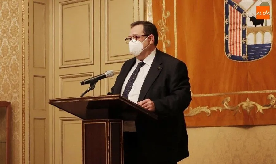Intervención en el Ayuntamiento del presidente de la Asociación de Empresarios Salmantinos de Comercio (Aesco), Benjamín Crespo