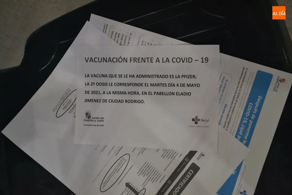 Foto 9 - Nuevo d&iacute;a grande de vacunaci&oacute;n en el Pabell&oacute;n Eladio Jim&eacute;nez con unas 1.000 personas convocadas ...