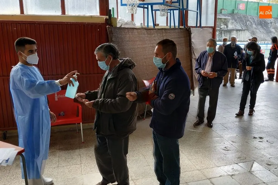Foto 7 - Unas 500 personas han sido vacunadas este mi&eacute;rcoles en B&eacute;jar con la vacuna de Pfizer