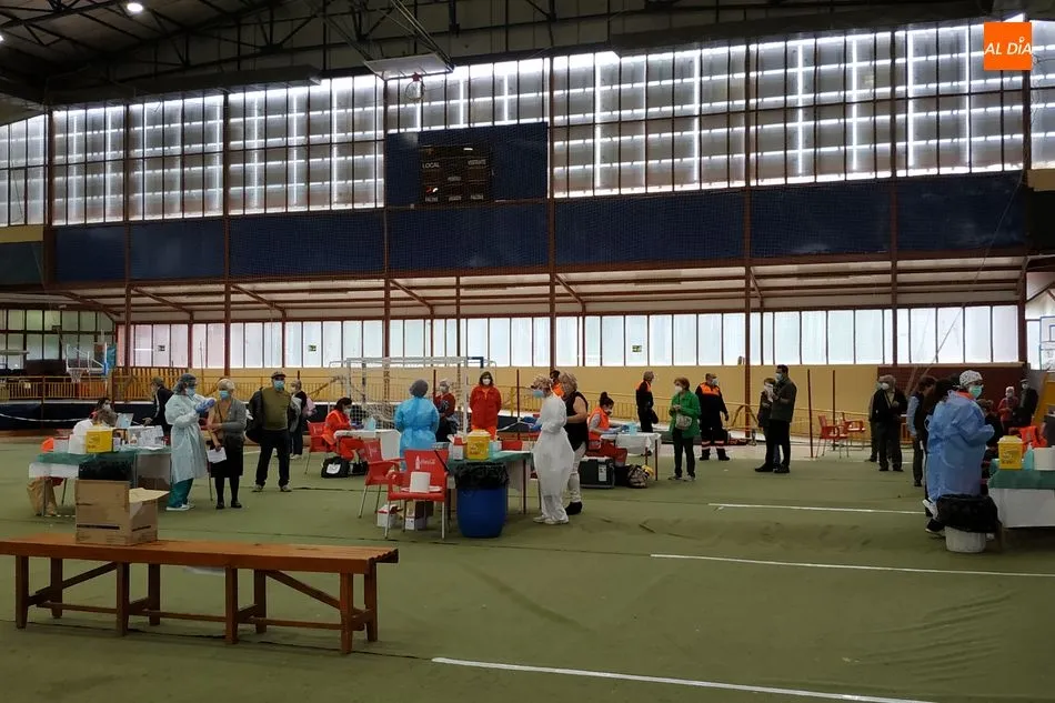 Foto 6 - Unas 500 personas han sido vacunadas este mi&eacute;rcoles en B&eacute;jar con la vacuna de Pfizer