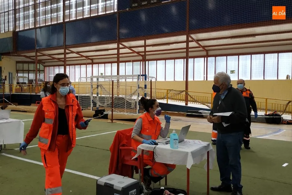 Foto 11 - Unas 500 personas han sido vacunadas este mi&eacute;rcoles en B&eacute;jar con la vacuna de Pfizer