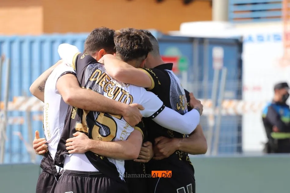 Unionistas celebra un gol