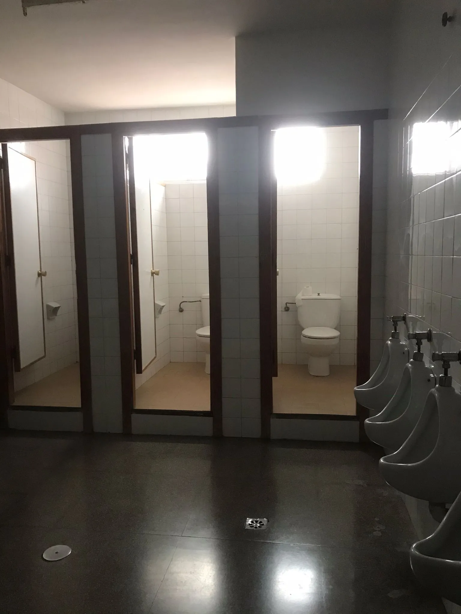 Foto 4 - Renovaci&oacute;n de un ba&ntilde;o en el CEIP Santa Teresa de Alba de Tormes