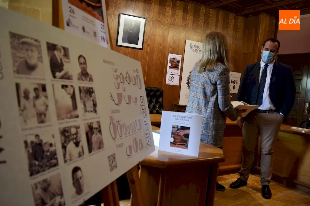Foto 3 - La exposici&oacute;n&nbsp;&lsquo;Tradici&oacute;n alfarera en la colecci&oacute;n de Luciano Hern&aacute;ndez Ramos&rsquo; es plasmada...