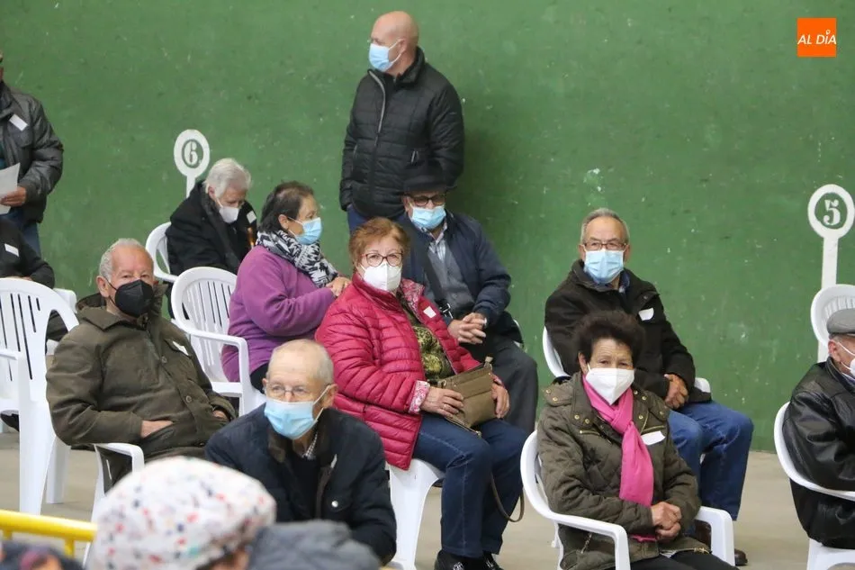 Más de 425 personas reciben en Vitigudino este jueves la vacuna covid  