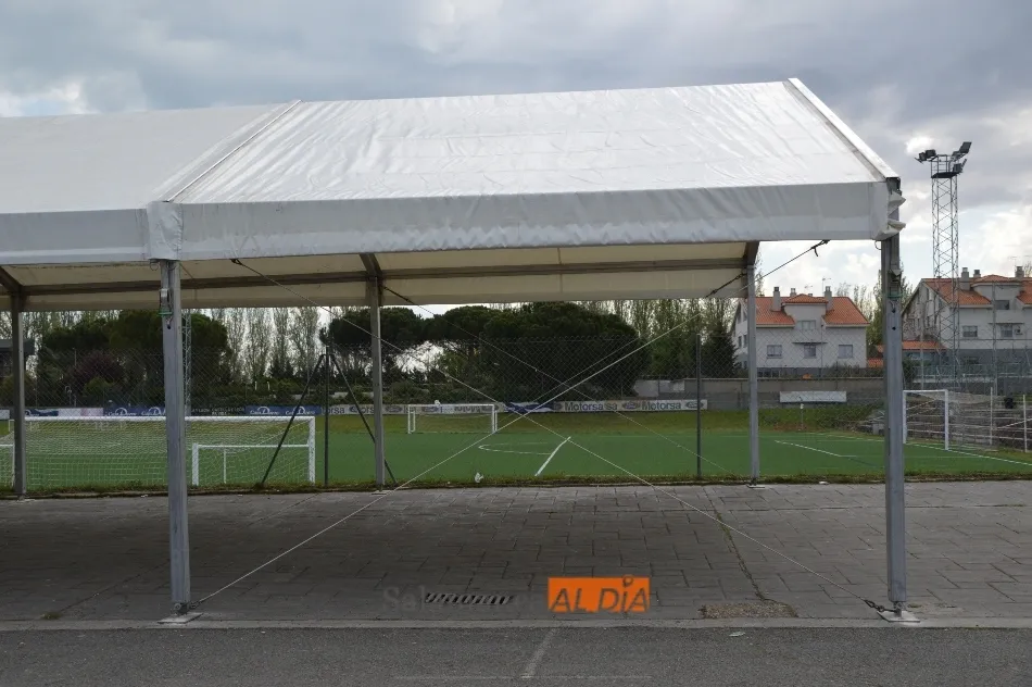 Foto 8 - El Salamanca UDS instala una carpa para los aficionados que acudan al Tori a ver los partidos de la ...