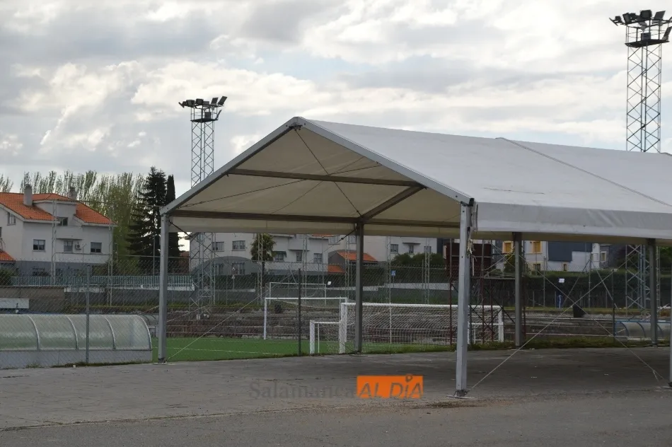 Foto 5 - El Salamanca UDS instala una carpa para los aficionados que acudan al Tori a ver los partidos de la ...