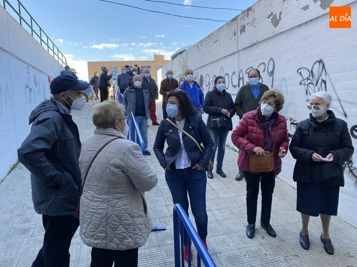 Foto 8 - El primer pinchazo de la vacuna frente al Covid-19 llega a 360 personas de 77 a 79 a&ntilde;os