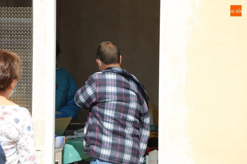 Foto 11 - La vacunaci&oacute;n en los centros de salud dificulta el proceso en Aldead&aacute;vila y Barruecopardo  
