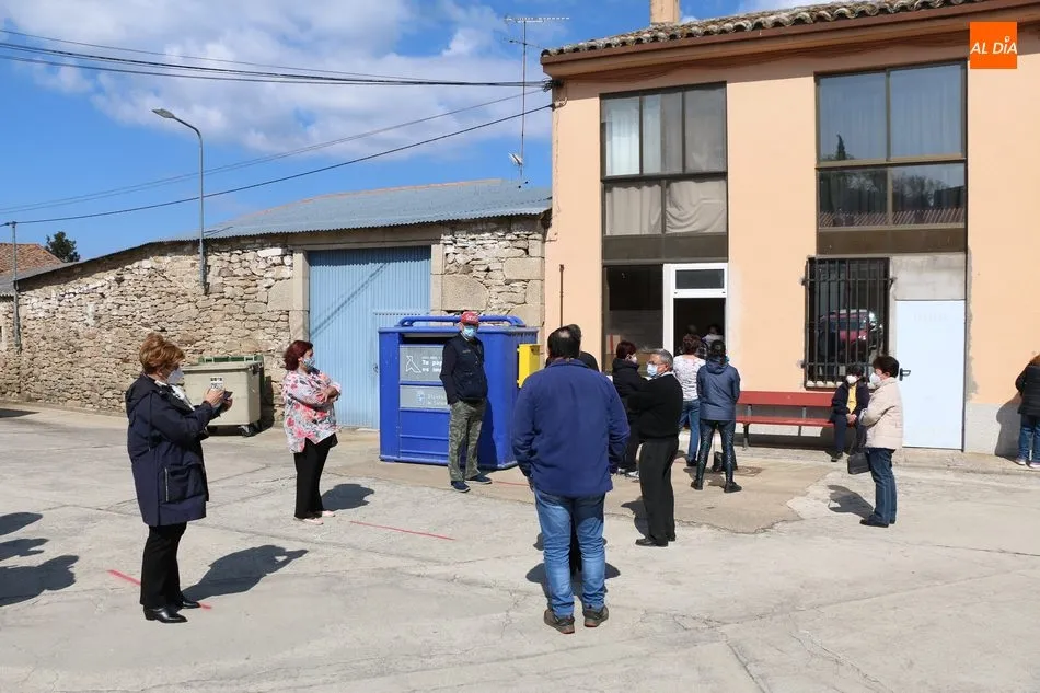 Foto 9 - La vacunaci&oacute;n en los centros de salud dificulta el proceso en Aldead&aacute;vila y Barruecopardo  