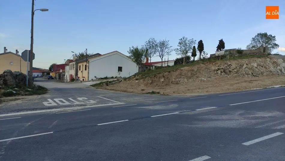Foto 4 - La traves&iacute;a de Fuentes de B&eacute;jar ya cuenta con la esperada mejora en seguridad