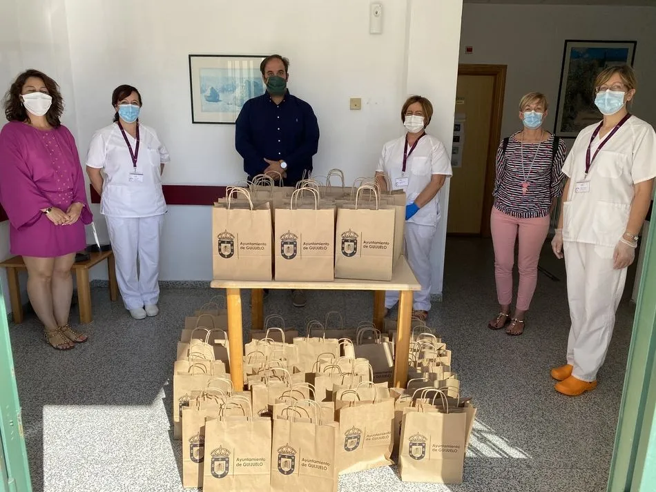 Foto 3 - El Ayuntamiento de Guijuelo cumple m&aacute;s de un a&ntilde;o volcado en el colectivo de mayores