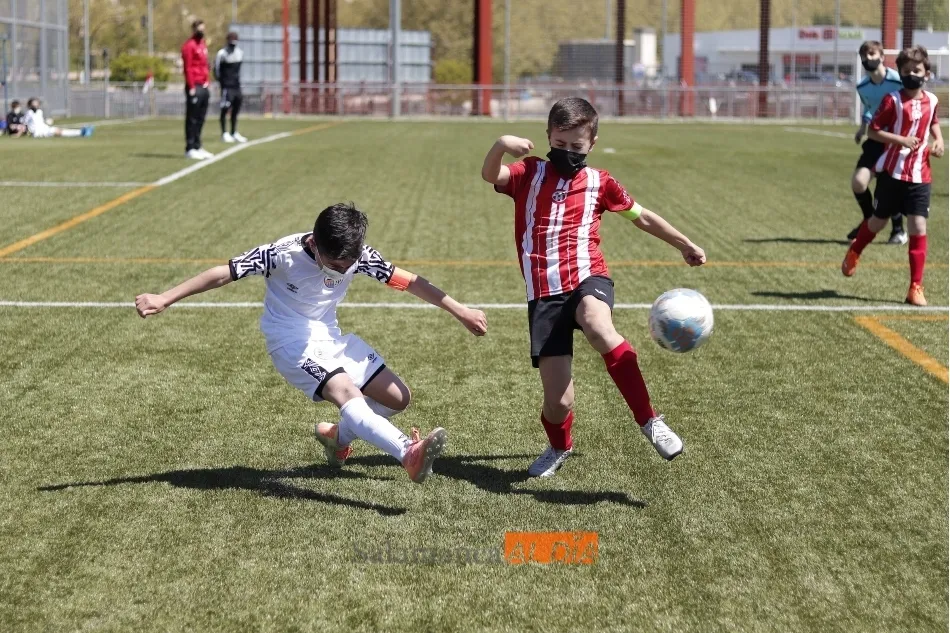 Encuentro de los benjamines del Pizarrales y el Salamanca UDS / Guillermo García