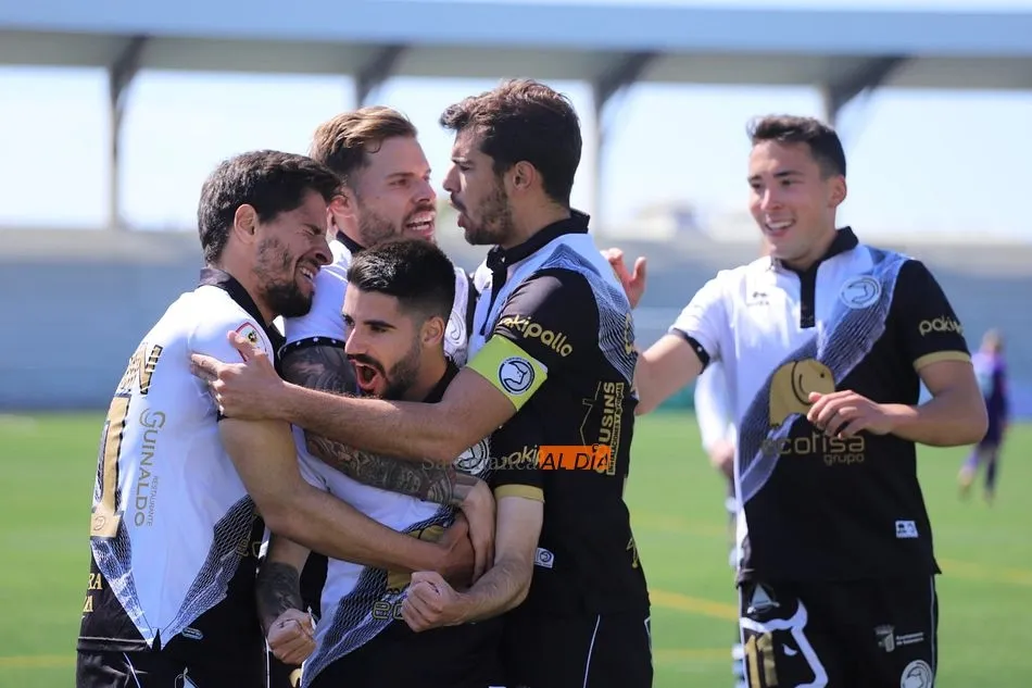 Unionistas celebra uno de sus goles / Lydia González