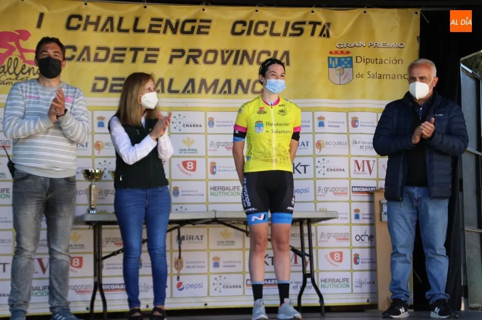 Foto 2 - Miguel Dom&iacute;nguez se impone en la llegada de Alba de Tormes