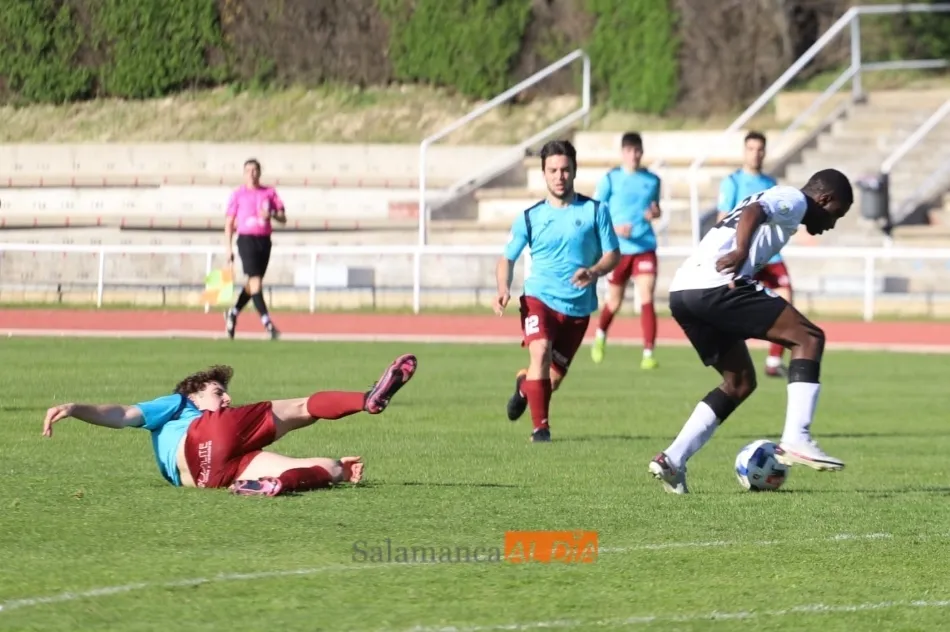 Foto 3 - El filial del Salamanca UDS pierde la oportunidad de dejar la salvaci&oacute;n hecha al empatar con La...