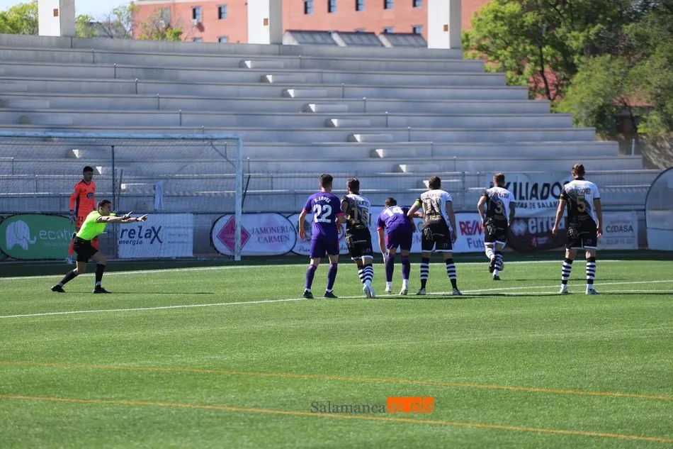 Foto 7 - Contundente goleada de Unionistas al Valladolid Promesas para seguir vivo (3-1)