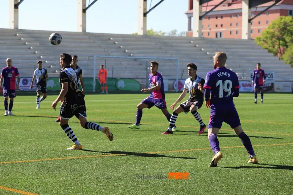 Foto 3 - Contundente goleada de Unionistas al Valladolid Promesas para seguir vivo (3-1)