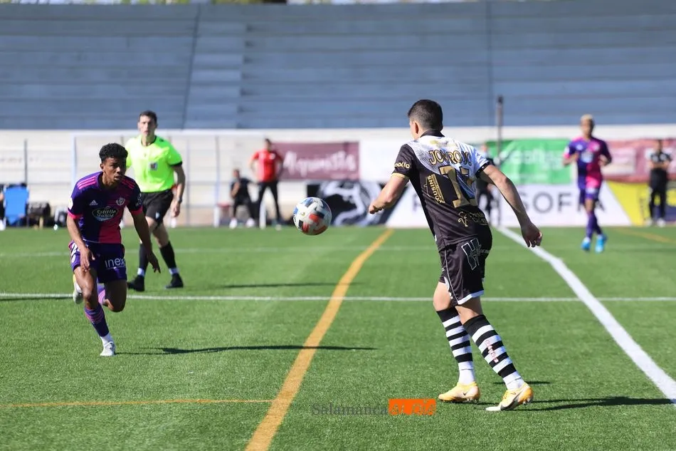 Foto 2 - Contundente goleada de Unionistas al Valladolid Promesas para seguir vivo (3-1)