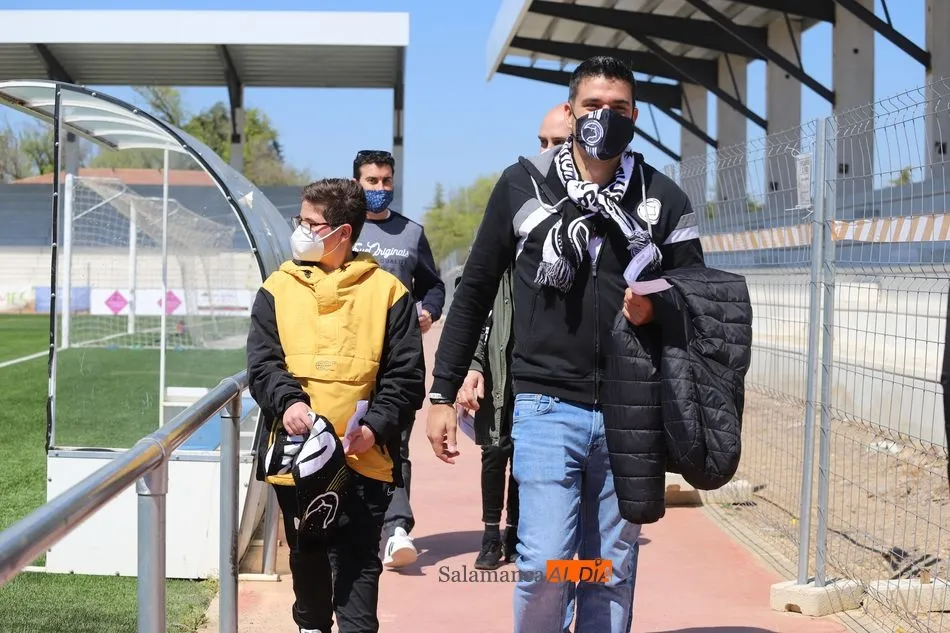 Foto 3 - Otros 108 socios de Unionistas que no fallan a su equipo en busca del sue&ntilde;o del playoff de Segunda