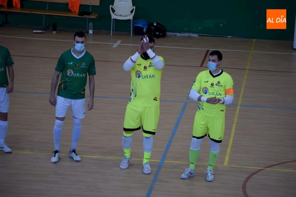 Foto 7 - Paso de gigante hacia la permanencia ante el Sala Ourense (8-6)