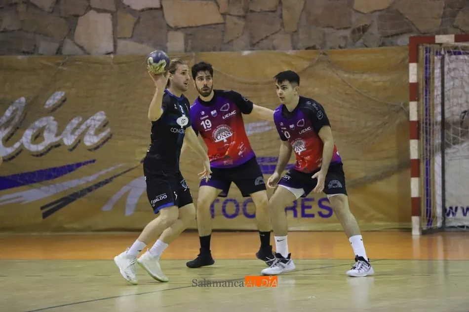 Beltrán Bedia, durante un encuentro en casa del BM Salamanca