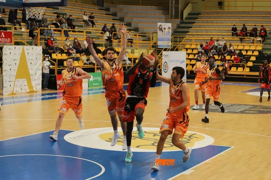 Foto 3 - Fiesta en W&uuml;rzburg: el CB Tormes gana al Virgen de la Concha y se clasifica para la fase de...
